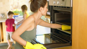 Особенности очистки духовки в домашних условиях