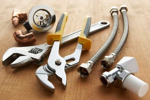 Материалы и инструменты для замены смесителя на кухне своими руками