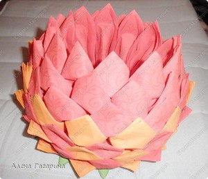 Цветок из бумажных салфеток - создаем вместе