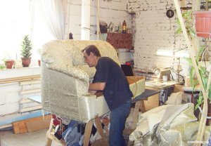 Обивка старой мебели - обновление интерьера