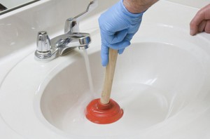 Перечень способов прочистки труб канализаций в домашних условиях