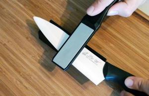 Для керамических ножей продают специальные точилки